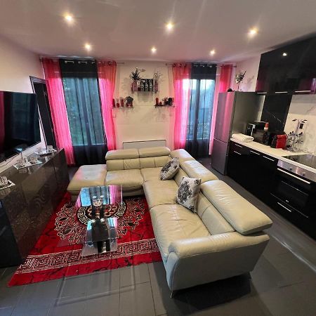 Apartmán Zekri Livry-Gargan Exteriér fotografie
