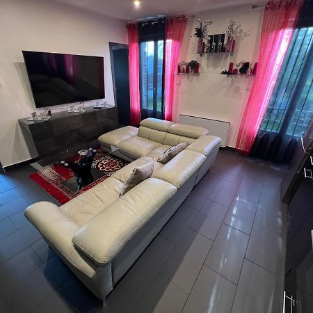 Apartmán Zekri Livry-Gargan Exteriér fotografie