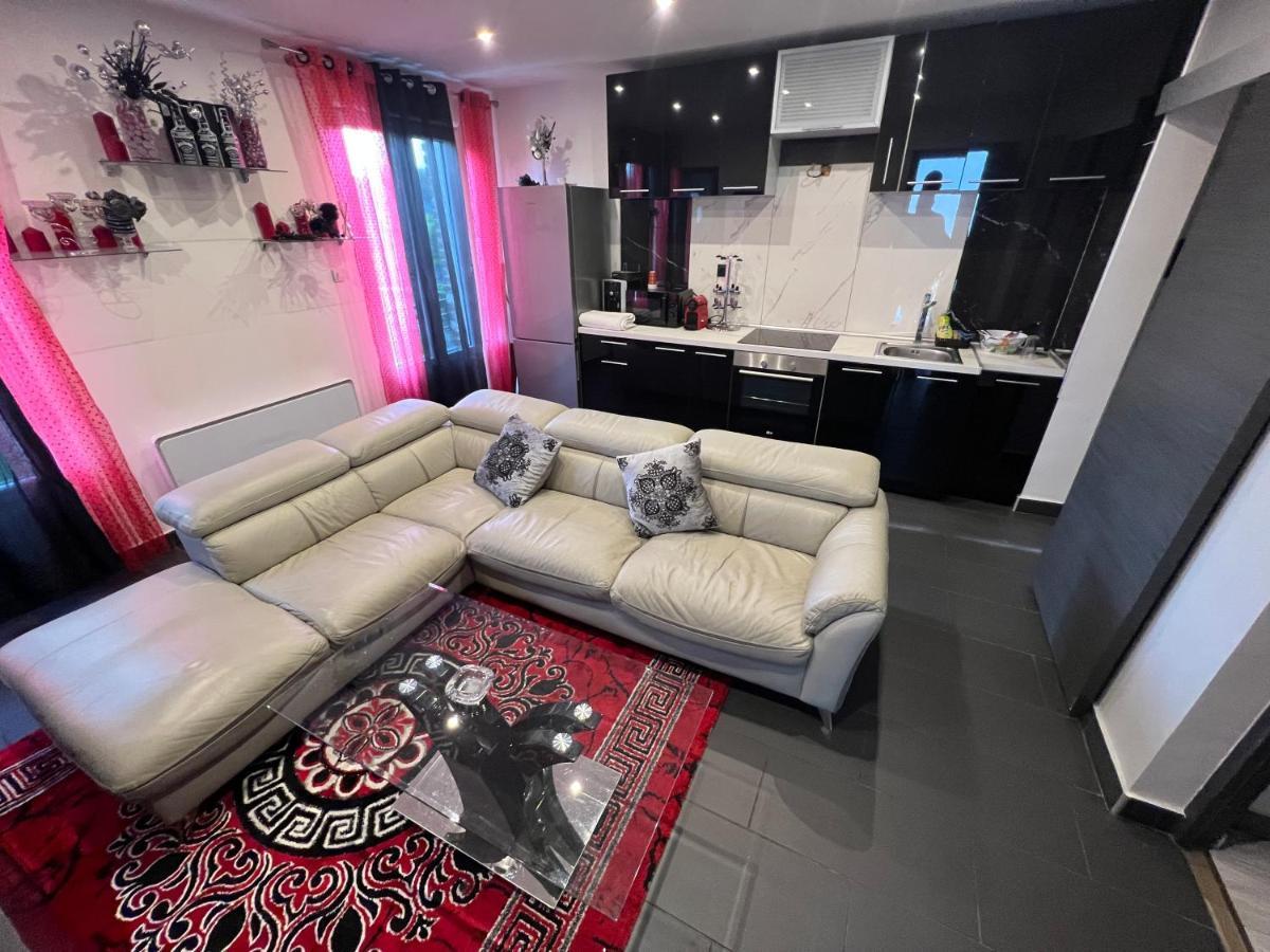 Apartmán Zekri Livry-Gargan Exteriér fotografie