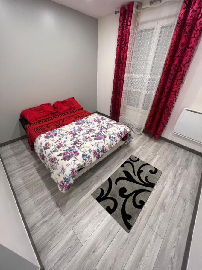 Apartmán Zekri Livry-Gargan Exteriér fotografie