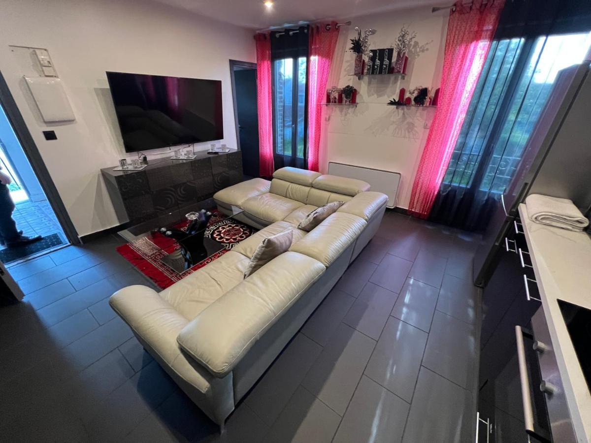 Apartmán Zekri Livry-Gargan Exteriér fotografie