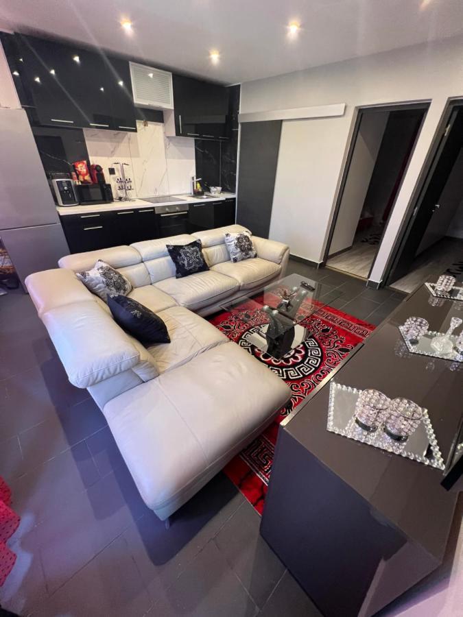 Apartmán Zekri Livry-Gargan Exteriér fotografie